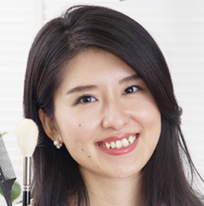 笑顔の女性